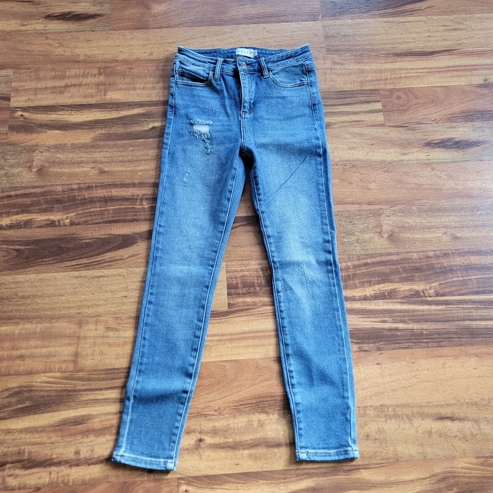 Size 5 CELLO Skinny Jeans